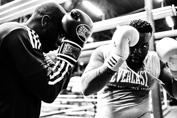 imagen de boxeo montone de dos luchadores en el ring