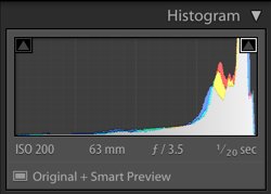 captura de pantalla de un histograma de fotografía en color