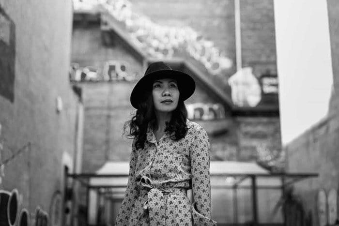 Un retrato en blanco y negro de una mujer en Nueva York, Nueva York