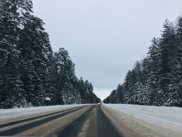 Imagen de fotografía de viaje de un camino con nieve