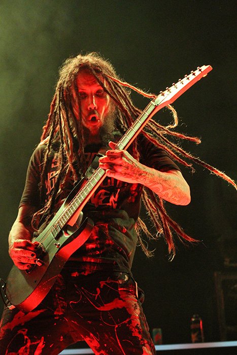 cerca de Brian Welch