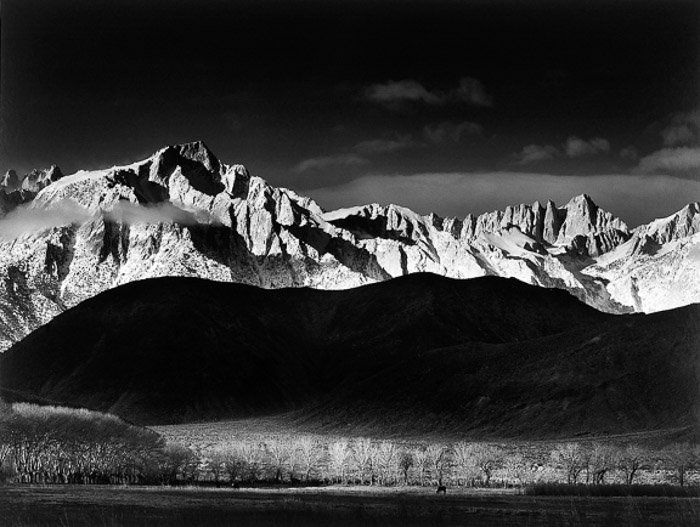 Fotografía de paisaje en blanco y negro de Ansel Adams