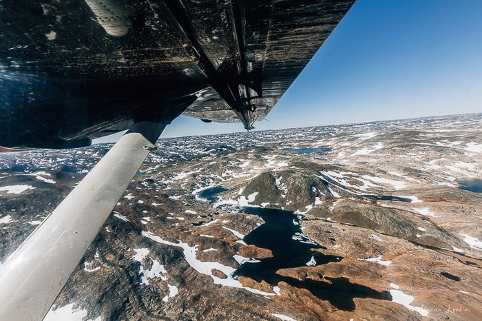 Impresionante vista aérea de un paisaje tomado desde un avión - equipo de fotografía de aventuras
