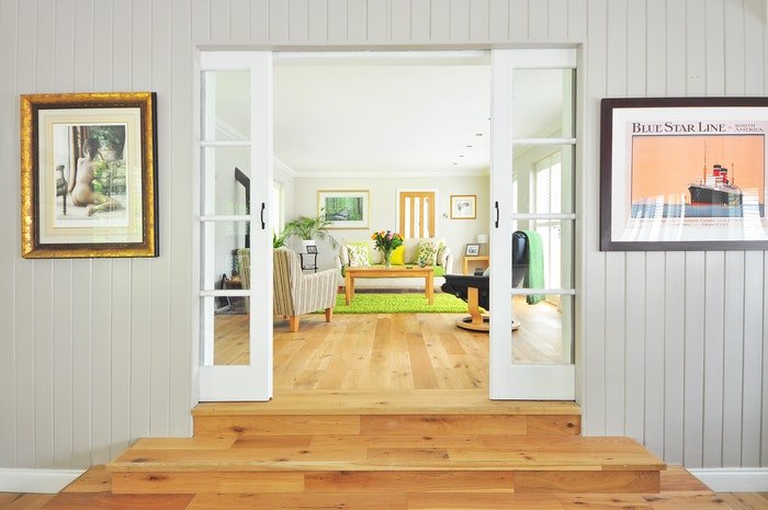 Foto de interior amplia y luminosa para airbnb
