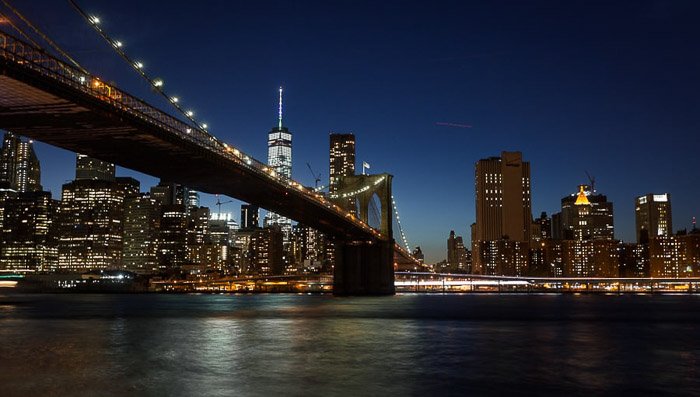 Impresionante foto del horizonte de la ciudad de Nueva York por la noche
