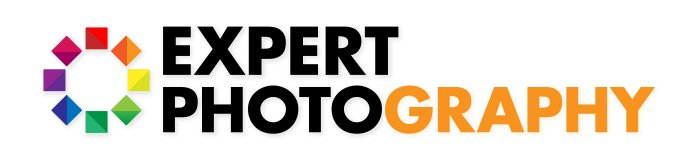 Logotipo de fotografía experto con una pequeña parte del texto de color naranja utilizando la máscara de recorte.