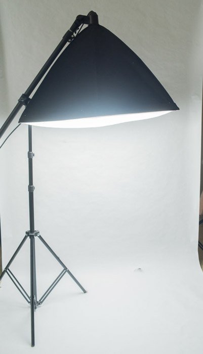 Configuración de iluminación de estudio para fotografía de ropa