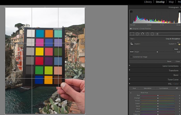 Una captura de pantalla de recortar una foto de un corrector de color en Lightroom