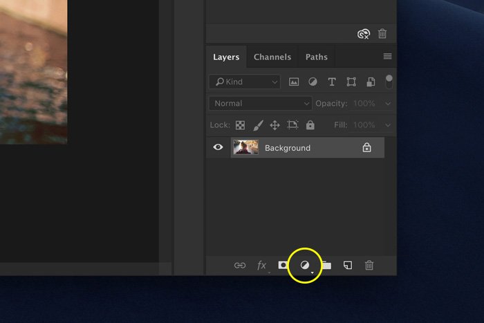 una captura de pantalla que muestra cómo agregar una nueva capa de ajuste en Photoshop