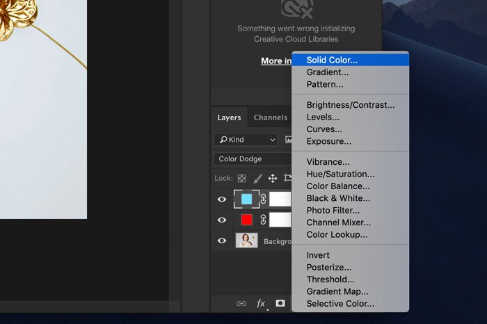 Una captura de pantalla que muestra cómo agregar capas de colores sólidos en Photoshop