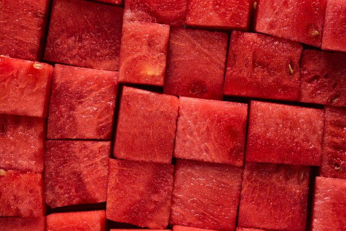 Fotografía macro de cubos de sandía roja