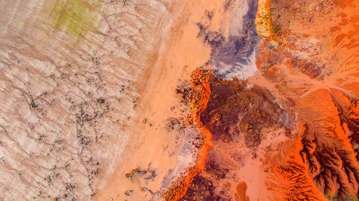 Un paisaje accidentado con detalles complementarios divididos: teoría del color para la fotografía de paisajes