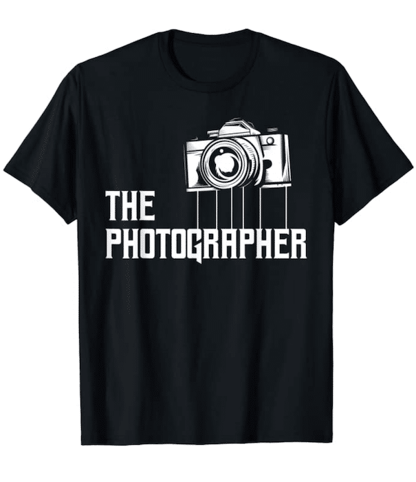 Diseño de camisetas fotográficas con cámara y tipografía basadas en la película El Padrino.