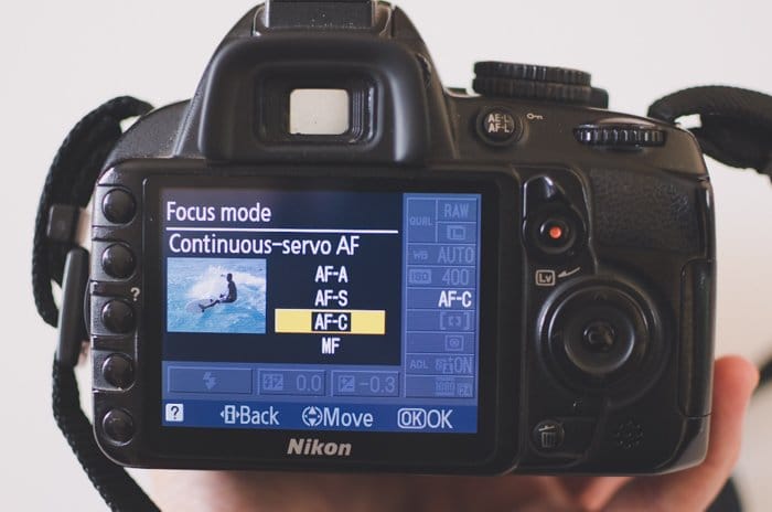 Una foto del menú del modo de enfoque en una cámara Nikon: conceptos básicos de DSLR