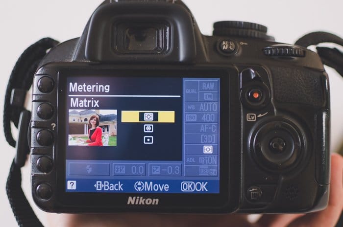 La pantalla de una Nikon DSLR que muestra la configuración de medición