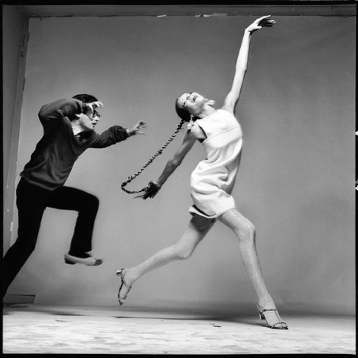 Una icónica foto de moda en blanco y negro de Richard Avedon