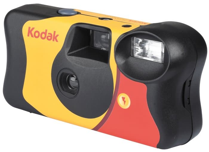 Foto de una cámara Kodak de apuntar y disparar