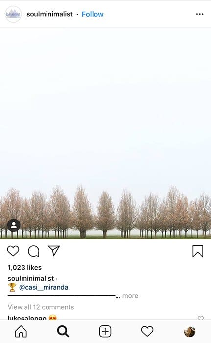 Una captura de pantalla de un teléfono inteligente de un paisaje minimalista en Instagram: cómo tomar buenas fotos de Instagram
