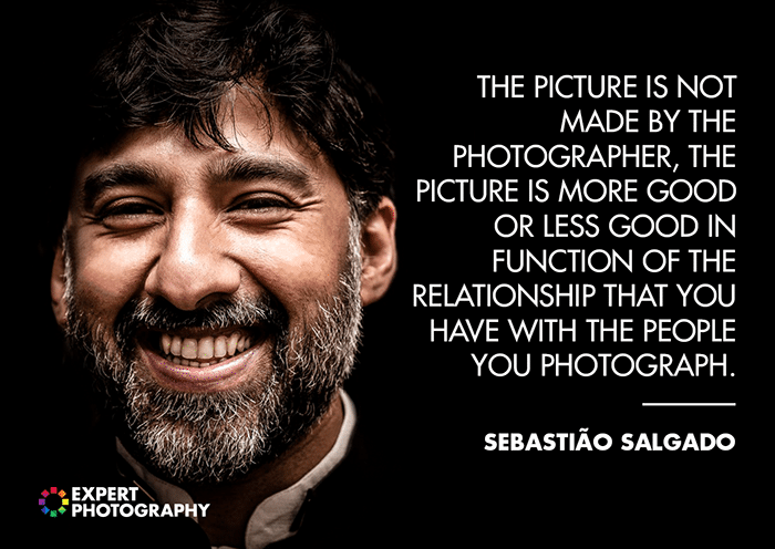 Un retrato de primer plano de un hombre barbudo sonriente sobre un fondo oscuro superpuesto con una cita de Sebastiao Salgado - buenas citas fotográficas de fotógrafos famosos