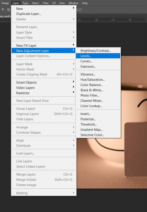 Una captura de pantalla que muestra cómo hacer la corrección de color en Photoshop con una tarjeta gris