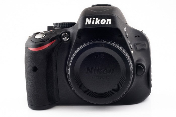 Un cuerpo de cámara Nikon DSLR - cámaras del mercado gris