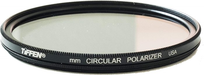 Un filtro de lente de cámara polarizador circular Tiffen
