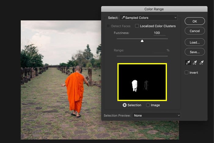 Una captura de pantalla que muestra cómo usar la gama de colores para cambiar el color de un objeto en Photoshop