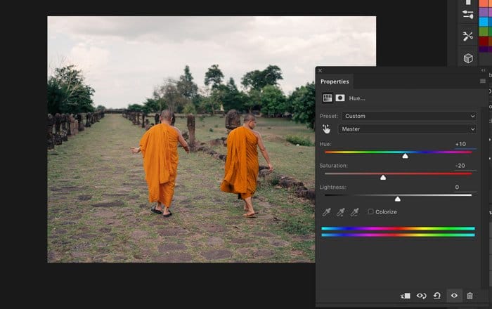 Una captura de pantalla que muestra cómo reemplazar el color en Photoshop: tono/saturación