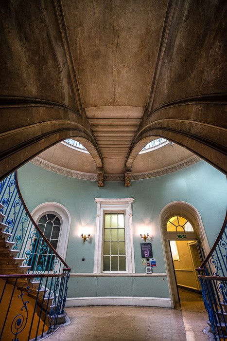 Imagen del interior de Somerset House London con distorsiones de gran angular