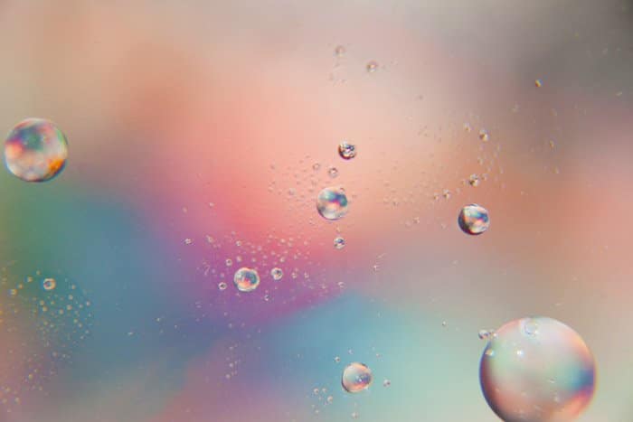 fondo iridiscente con burbujas de colores - Increíble fotografía abstracta con aceite y agua