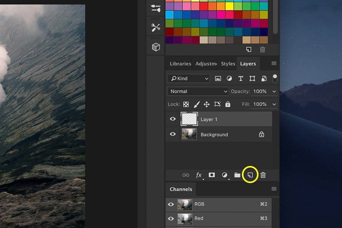 una captura de pantalla que muestra cómo agregar una nueva capa en Photoshop