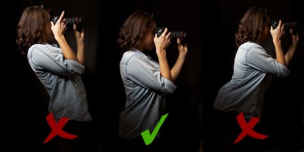 tres posiciones de cómo sostener una cámara de pie - vista lateral