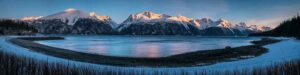 Una impresionante foto panorámica de un paisaje helado en Haines, Alaska