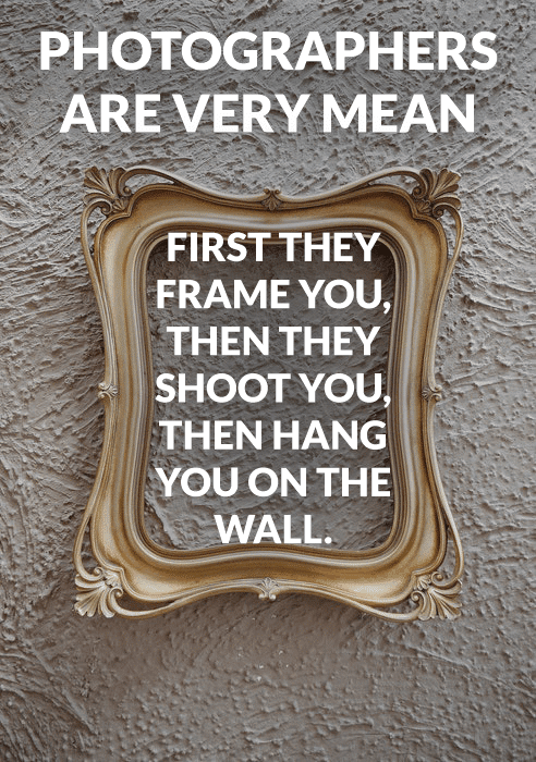 Broma de fotografía sobre una foto de un marco dorado en una pared